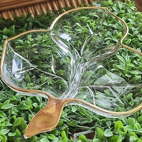 Vintage Glass Leaf Dived Dish With Gold Tone Detail - Picture 3 of 6